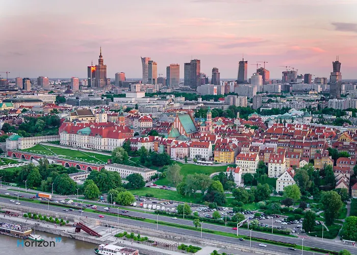Luxury In Cozy Spacious Condo Near Heart Of Warsaw