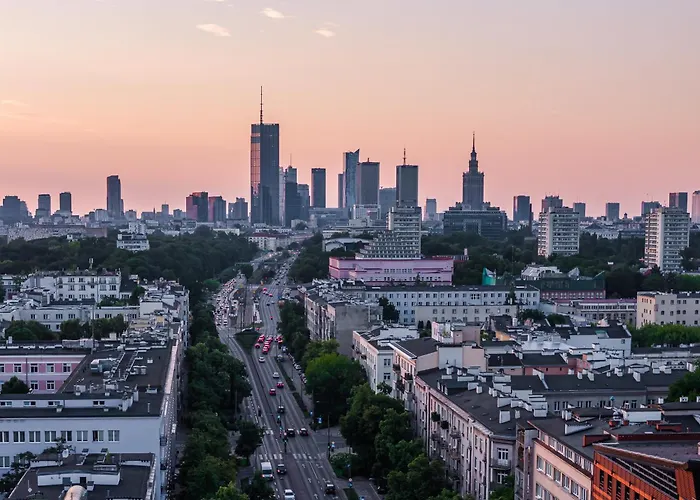 Luxury In Cozy Spacious Condo Near Heart Of Warsaw