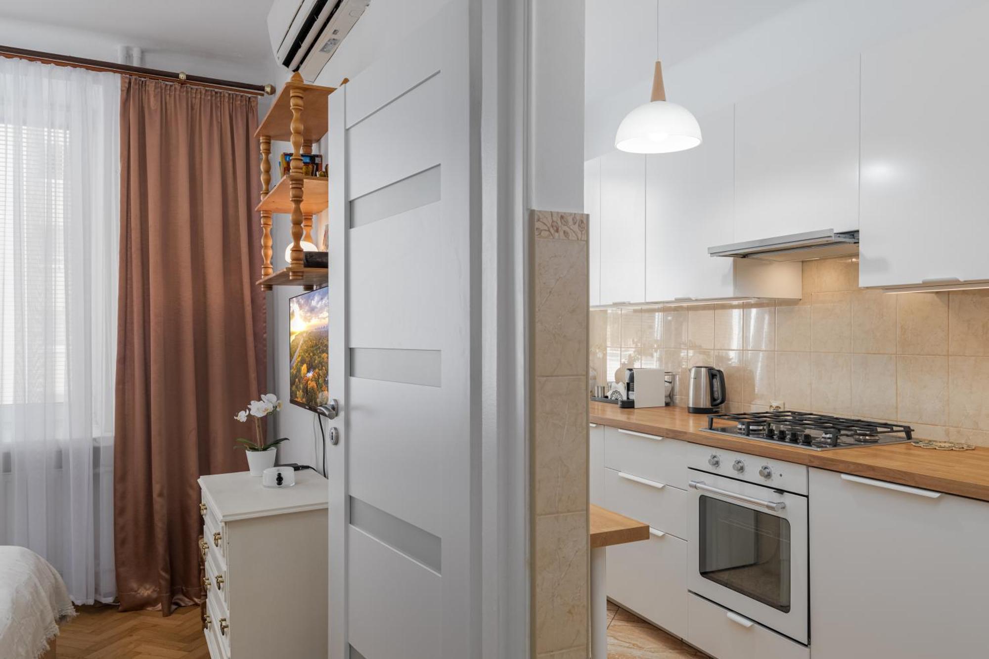 Apartment Luxury In Cozy Spacious Near Heart Of Warsaw